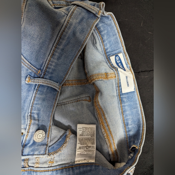 Old Navy Youth Jean shorts - Picture 3 of 3